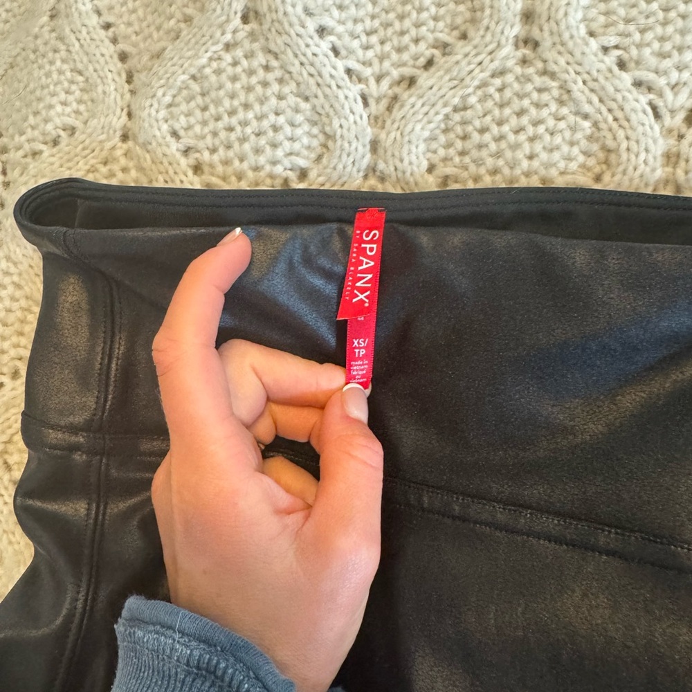Spanx shiny leggings - Picture 2 of 4